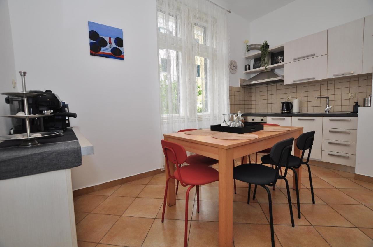 Apartment Moel Сплит Екстериор снимка