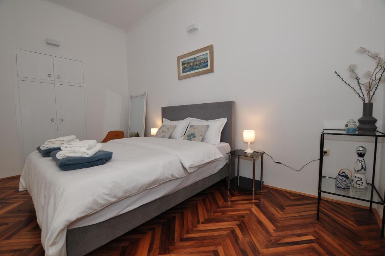 Apartment Moel Сплит Екстериор снимка