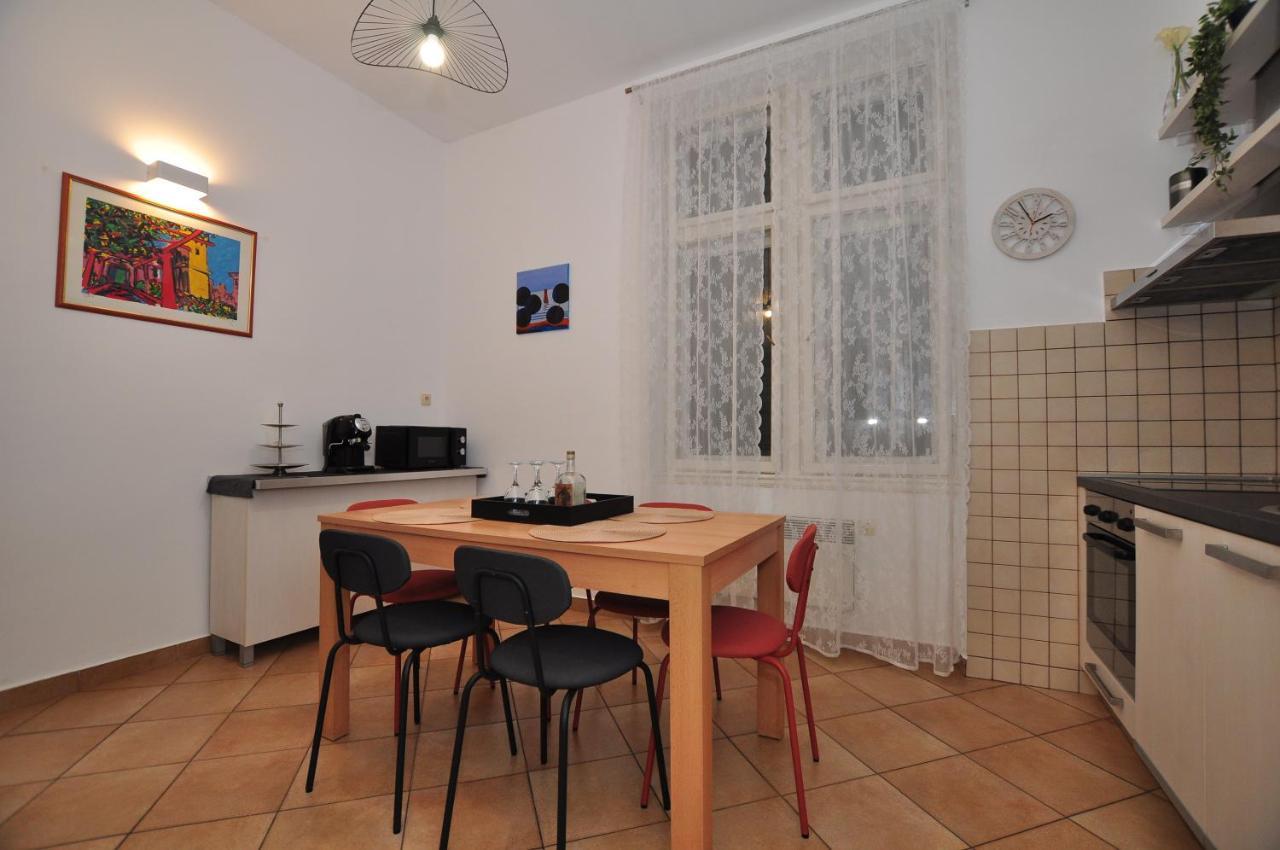 Apartment Moel Сплит Екстериор снимка