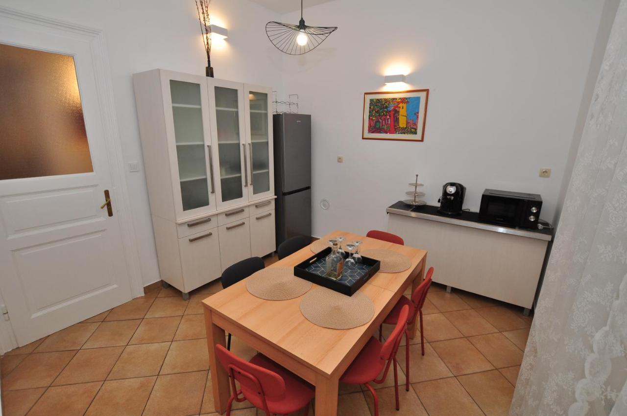 Apartment Moel Сплит Екстериор снимка