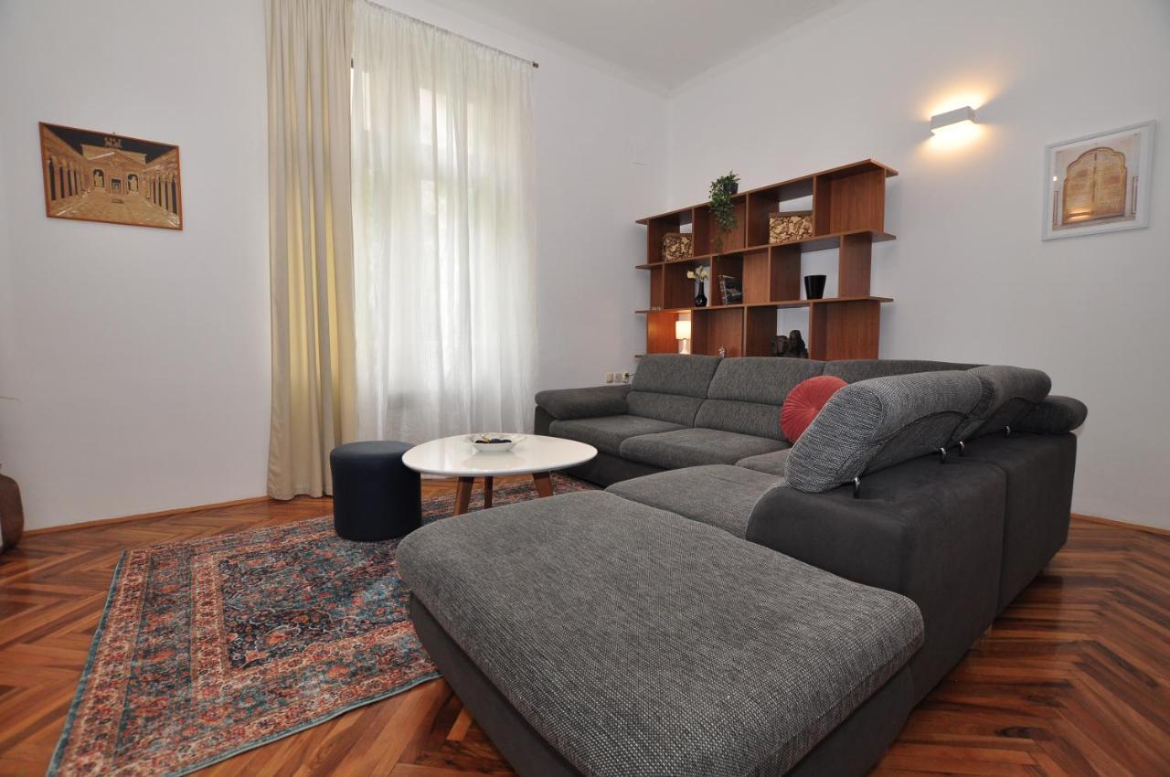 Apartment Moel Сплит Екстериор снимка