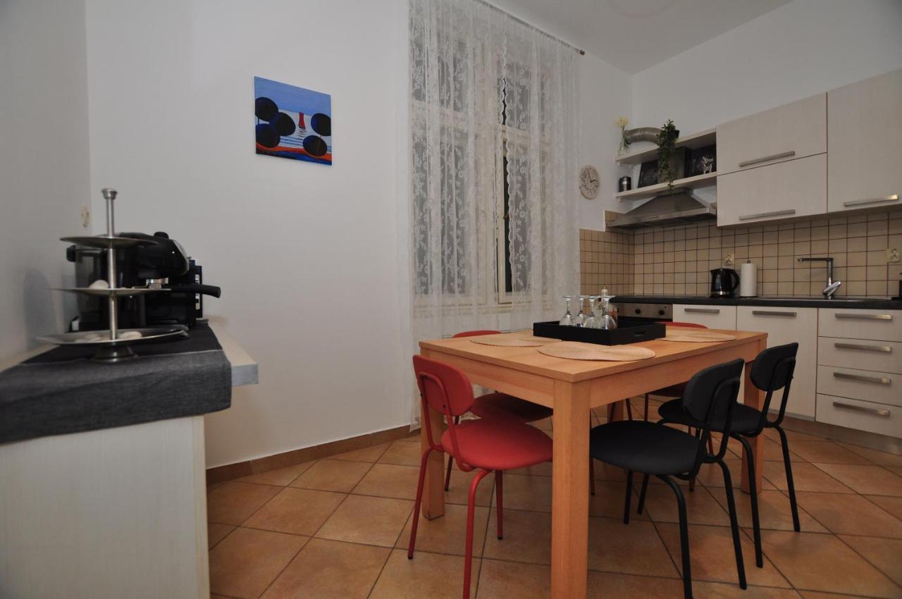 Apartment Moel Сплит Екстериор снимка